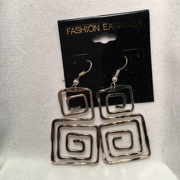 Fashion Silver Earrings - Picture 3 of 3